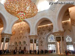 [P30] In Moscheea din Abu Dhabi - si unul din candelabre » foto by cryss27
 - 
<span class="allrVoted glyphicon glyphicon-heart hidden" id="av408882"></span>
<a class="m-l-10 hidden" id="sv408882" onclick="voting_Foto_DelVot(,408882,3199)" role="button">șterge vot <span class="glyphicon glyphicon-remove"></span></a>
<a id="v9408882" class=" c-red"  onclick="voting_Foto_SetVot(408882)" role="button"><span class="glyphicon glyphicon-heart-empty"></span> <b>LIKE</b> = Votează poza</a> <img class="hidden"  id="f408882W9" src="/imagini/loader.gif" border="0" /><span class="AjErrMes hidden" id="e408882ErM"></span>