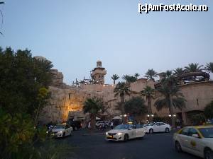[P30] Wild Wadi - WaterParkul de langa Burj Al Arab; aici te lasa taxiul pentru Burj Al Arab » foto by cryss27
 - 
<span class="allrVoted glyphicon glyphicon-heart hidden" id="av408989"></span>
<a class="m-l-10 hidden" id="sv408989" onclick="voting_Foto_DelVot(,408989,3199)" role="button">șterge vot <span class="glyphicon glyphicon-remove"></span></a>
<a id="v9408989" class=" c-red"  onclick="voting_Foto_SetVot(408989)" role="button"><span class="glyphicon glyphicon-heart-empty"></span> <b>LIKE</b> = Votează poza</a> <img class="hidden"  id="f408989W9" src="/imagini/loader.gif" border="0" /><span class="AjErrMes hidden" id="e408989ErM"></span>