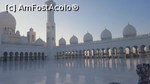 [P10] Abu Dhabi -Marea Moschee » foto by loryuid
 - 
<span class="allrVoted glyphicon glyphicon-heart hidden" id="av716876"></span>
<a class="m-l-10 hidden" id="sv716876" onclick="voting_Foto_DelVot(,716876,3199)" role="button">șterge vot <span class="glyphicon glyphicon-remove"></span></a>
<a id="v9716876" class=" c-red"  onclick="voting_Foto_SetVot(716876)" role="button"><span class="glyphicon glyphicon-heart-empty"></span> <b>LIKE</b> = Votează poza</a> <img class="hidden"  id="f716876W9" src="/imagini/loader.gif" border="0" /><span class="AjErrMes hidden" id="e716876ErM"></span>