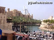 [P03] Souk Madinat Jumeirah - si in spate se vede Burj Al Arab. Aici am mancat la terasa in timp ce chelnerii se cam bateau pe clienti si pe mese » foto by Lumi
 - 
<span class="allrVoted glyphicon glyphicon-heart hidden" id="av492719"></span>
<a class="m-l-10 hidden" id="sv492719" onclick="voting_Foto_DelVot(,492719,3199)" role="button">șterge vot <span class="glyphicon glyphicon-remove"></span></a>
<a id="v9492719" class=" c-red"  onclick="voting_Foto_SetVot(492719)" role="button"><span class="glyphicon glyphicon-heart-empty"></span> <b>LIKE</b> = Votează poza</a> <img class="hidden"  id="f492719W9" src="/imagini/loader.gif" border="0" /><span class="AjErrMes hidden" id="e492719ErM"></span>
