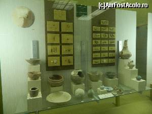 [P28] Vitrina in muzeul din Al Ain » foto by Maria V.
 - 
<span class="allrVoted glyphicon glyphicon-heart hidden" id="av506959"></span>
<a class="m-l-10 hidden" id="sv506959" onclick="voting_Foto_DelVot(,506959,3199)" role="button">șterge vot <span class="glyphicon glyphicon-remove"></span></a>
<a id="v9506959" class=" c-red"  onclick="voting_Foto_SetVot(506959)" role="button"><span class="glyphicon glyphicon-heart-empty"></span> <b>LIKE</b> = Votează poza</a> <img class="hidden"  id="f506959W9" src="/imagini/loader.gif" border="0" /><span class="AjErrMes hidden" id="e506959ErM"></span>