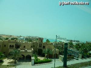 [P37] Pe Palm Jumeirah; spre centrul pozei se vede apa dintre doua ramuri ale palmierului » foto by Maria V.
 - 
<span class="allrVoted glyphicon glyphicon-heart hidden" id="av506971"></span>
<a class="m-l-10 hidden" id="sv506971" onclick="voting_Foto_DelVot(,506971,3199)" role="button">șterge vot <span class="glyphicon glyphicon-remove"></span></a>
<a id="v9506971" class=" c-red"  onclick="voting_Foto_SetVot(506971)" role="button"><span class="glyphicon glyphicon-heart-empty"></span> <b>LIKE</b> = Votează poza</a> <img class="hidden"  id="f506971W9" src="/imagini/loader.gif" border="0" /><span class="AjErrMes hidden" id="e506971ErM"></span>