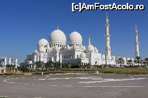 [P22] Marea Moschee din Abu Dhabi » foto by CosminZichil
 - 
<span class="allrVoted glyphicon glyphicon-heart hidden" id="av700251"></span>
<a class="m-l-10 hidden" id="sv700251" onclick="voting_Foto_DelVot(,700251,3199)" role="button">șterge vot <span class="glyphicon glyphicon-remove"></span></a>
<a id="v9700251" class=" c-red"  onclick="voting_Foto_SetVot(700251)" role="button"><span class="glyphicon glyphicon-heart-empty"></span> <b>LIKE</b> = Votează poza</a> <img class="hidden"  id="f700251W9" src="/imagini/loader.gif" border="0" /><span class="AjErrMes hidden" id="e700251ErM"></span>