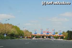 [P01] Intrarea in Disneyland » foto by raly
 - 
<span class="allrVoted glyphicon glyphicon-heart hidden" id="av513276"></span>
<a class="m-l-10 hidden" id="sv513276" onclick="voting_Foto_DelVot(,513276,3203)" role="button">șterge vot <span class="glyphicon glyphicon-remove"></span></a>
<a id="v9513276" class=" c-red"  onclick="voting_Foto_SetVot(513276)" role="button"><span class="glyphicon glyphicon-heart-empty"></span> <b>LIKE</b> = Votează poza</a> <img class="hidden"  id="f513276W9" src="/imagini/loader.gif" border="0" /><span class="AjErrMes hidden" id="e513276ErM"></span>