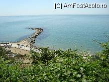 [P09] Faleza si marea vazuta din gradina cu cactusi » foto by corinne
 - 
<span class="allrVoted glyphicon glyphicon-heart hidden" id="av79208"></span>
<a class="m-l-10 hidden" id="sv79208" onclick="voting_Foto_DelVot(,79208,3210)" role="button">șterge vot <span class="glyphicon glyphicon-remove"></span></a>
<a id="v979208" class=" c-red"  onclick="voting_Foto_SetVot(79208)" role="button"><span class="glyphicon glyphicon-heart-empty"></span> <b>LIKE</b> = Votează poza</a> <img class="hidden"  id="f79208W9" src="/imagini/loader.gif" border="0" /><span class="AjErrMes hidden" id="e79208ErM"></span>