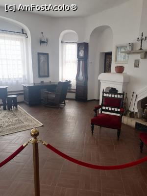 [P19] Interior, salon de primire » foto by Michi
 - 
<span class="allrVoted glyphicon glyphicon-heart hidden" id="av1363941"></span>
<a class="m-l-10 hidden" id="sv1363941" onclick="voting_Foto_DelVot(,1363941,3210)" role="button">șterge vot <span class="glyphicon glyphicon-remove"></span></a>
<a id="v91363941" class=" c-red"  onclick="voting_Foto_SetVot(1363941)" role="button"><span class="glyphicon glyphicon-heart-empty"></span> <b>LIKE</b> = Votează poza</a> <img class="hidden"  id="f1363941W9" src="/imagini/loader.gif" border="0" /><span class="AjErrMes hidden" id="e1363941ErM"></span>
