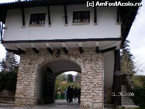 [P01] Vila Ghereta Santinelei cu arcul triumfal » foto by irinad
 - 
<span class="allrVoted glyphicon glyphicon-heart hidden" id="av652381"></span>
<a class="m-l-10 hidden" id="sv652381" onclick="voting_Foto_DelVot(,652381,3210)" role="button">șterge vot <span class="glyphicon glyphicon-remove"></span></a>
<a id="v9652381" class=" c-red"  onclick="voting_Foto_SetVot(652381)" role="button"><span class="glyphicon glyphicon-heart-empty"></span> <b>LIKE</b> = Votează poza</a> <img class="hidden"  id="f652381W9" src="/imagini/loader.gif" border="0" /><span class="AjErrMes hidden" id="e652381ErM"></span>