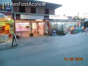 [P09] prima macelarie pe partea stanga, cealalta este pe partea dreapta; am ratat brutaria care este in zona, tot pe partea stanga » foto by Denisa13
 - 
<span class="allrVoted glyphicon glyphicon-heart hidden" id="av714286"></span>
<a class="m-l-10 hidden" id="sv714286" onclick="voting_Foto_DelVot(,714286,3215)" role="button">șterge vot <span class="glyphicon glyphicon-remove"></span></a>
<a id="v9714286" class=" c-red"  onclick="voting_Foto_SetVot(714286)" role="button"><span class="glyphicon glyphicon-heart-empty"></span> <b>LIKE</b> = Votează poza</a> <img class="hidden"  id="f714286W9" src="/imagini/loader.gif" border="0" /><span class="AjErrMes hidden" id="e714286ErM"></span>