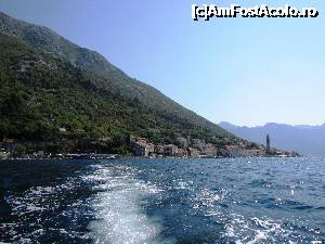 [P05] Lăsăm în urmă oraşul Perast...  » foto by crismis
 - 
<span class="allrVoted glyphicon glyphicon-heart hidden" id="av702765"></span>
<a class="m-l-10 hidden" id="sv702765" onclick="voting_Foto_DelVot(,702765,3229)" role="button">șterge vot <span class="glyphicon glyphicon-remove"></span></a>
<a id="v9702765" class=" c-red"  onclick="voting_Foto_SetVot(702765)" role="button"><span class="glyphicon glyphicon-heart-empty"></span> <b>LIKE</b> = Votează poza</a> <img class="hidden"  id="f702765W9" src="/imagini/loader.gif" border="0" /><span class="AjErrMes hidden" id="e702765ErM"></span>