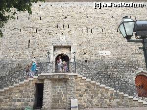 [P48] Intrare in Citadela din Stari Grad Budva » foto by Aurici
 - 
<span class="allrVoted glyphicon glyphicon-heart hidden" id="av685030"></span>
<a class="m-l-10 hidden" id="sv685030" onclick="voting_Foto_DelVot(,685030,3229)" role="button">șterge vot <span class="glyphicon glyphicon-remove"></span></a>
<a id="v9685030" class=" c-red"  onclick="voting_Foto_SetVot(685030)" role="button"><span class="glyphicon glyphicon-heart-empty"></span> <b>LIKE</b> = Votează poza</a> <img class="hidden"  id="f685030W9" src="/imagini/loader.gif" border="0" /><span class="AjErrMes hidden" id="e685030ErM"></span>