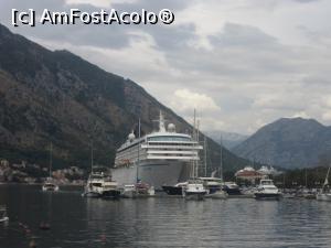 [P30] Vapor de croazieră în portul Kotor » foto by Michi
 - 
<span class="allrVoted glyphicon glyphicon-heart hidden" id="av794508"></span>
<a class="m-l-10 hidden" id="sv794508" onclick="voting_Foto_DelVot(,794508,3229)" role="button">șterge vot <span class="glyphicon glyphicon-remove"></span></a>
<a id="v9794508" class=" c-red"  onclick="voting_Foto_SetVot(794508)" role="button"><span class="glyphicon glyphicon-heart-empty"></span> <b>LIKE</b> = Votează poza</a> <img class="hidden"  id="f794508W9" src="/imagini/loader.gif" border="0" /><span class="AjErrMes hidden" id="e794508ErM"></span>