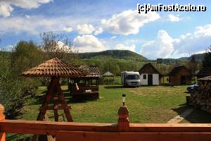 [P02] La doi km mai sus de Cimitirul Vesel, în curtea Pensiunii Casa Ana, unde am servit masa.  » foto by le_maitre
 - 
<span class="allrVoted glyphicon glyphicon-heart hidden" id="av507011"></span>
<a class="m-l-10 hidden" id="sv507011" onclick="voting_Foto_DelVot(,507011,3234)" role="button">șterge vot <span class="glyphicon glyphicon-remove"></span></a>
<a id="v9507011" class=" c-red"  onclick="voting_Foto_SetVot(507011)" role="button"><span class="glyphicon glyphicon-heart-empty"></span> <b>LIKE</b> = Votează poza</a> <img class="hidden"  id="f507011W9" src="/imagini/loader.gif" border="0" /><span class="AjErrMes hidden" id="e507011ErM"></span>