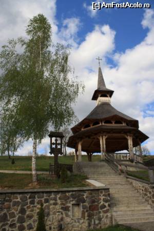 [P23] În curtea mânăstirii... foișor de lemn în stil tradițional.  » foto by le_maitre
 - 
<span class="allrVoted glyphicon glyphicon-heart hidden" id="av507572"></span>
<a class="m-l-10 hidden" id="sv507572" onclick="voting_Foto_DelVot(,507572,3234)" role="button">șterge vot <span class="glyphicon glyphicon-remove"></span></a>
<a id="v9507572" class=" c-red"  onclick="voting_Foto_SetVot(507572)" role="button"><span class="glyphicon glyphicon-heart-empty"></span> <b>LIKE</b> = Votează poza</a> <img class="hidden"  id="f507572W9" src="/imagini/loader.gif" border="0" /><span class="AjErrMes hidden" id="e507572ErM"></span>