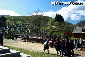 [P28] La Biserica Nouă din Botiza, Liturghia din a doua zi de Paște.  » foto by le_maitre
 - 
<span class="allrVoted glyphicon glyphicon-heart hidden" id="av507577"></span>
<a class="m-l-10 hidden" id="sv507577" onclick="voting_Foto_DelVot(,507577,3234)" role="button">șterge vot <span class="glyphicon glyphicon-remove"></span></a>
<a id="v9507577" class=" c-red"  onclick="voting_Foto_SetVot(507577)" role="button"><span class="glyphicon glyphicon-heart-empty"></span> <b>LIKE</b> = Votează poza</a> <img class="hidden"  id="f507577W9" src="/imagini/loader.gif" border="0" /><span class="AjErrMes hidden" id="e507577ErM"></span>