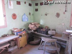 [P54] Atelierul olarului din Săcel.  » foto by le_maitre
 - 
<span class="allrVoted glyphicon glyphicon-heart hidden" id="av507603"></span>
<a class="m-l-10 hidden" id="sv507603" onclick="voting_Foto_DelVot(,507603,3234)" role="button">șterge vot <span class="glyphicon glyphicon-remove"></span></a>
<a id="v9507603" class=" c-red"  onclick="voting_Foto_SetVot(507603)" role="button"><span class="glyphicon glyphicon-heart-empty"></span> <b>LIKE</b> = Votează poza</a> <img class="hidden"  id="f507603W9" src="/imagini/loader.gif" border="0" /><span class="AjErrMes hidden" id="e507603ErM"></span>