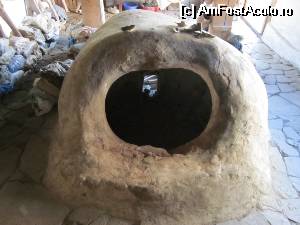 [P56] Atelierul olarului din Săcel. Cuptorul foooarte vechi, construit din pământ și piatră.  » foto by le_maitre
 - 
<span class="allrVoted glyphicon glyphicon-heart hidden" id="av507605"></span>
<a class="m-l-10 hidden" id="sv507605" onclick="voting_Foto_DelVot(,507605,3234)" role="button">șterge vot <span class="glyphicon glyphicon-remove"></span></a>
<a id="v9507605" class=" c-red"  onclick="voting_Foto_SetVot(507605)" role="button"><span class="glyphicon glyphicon-heart-empty"></span> <b>LIKE</b> = Votează poza</a> <img class="hidden"  id="f507605W9" src="/imagini/loader.gif" border="0" /><span class="AjErrMes hidden" id="e507605ErM"></span>