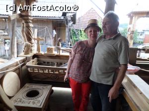 [P01] Alături de meşterul popular Toader Bârsan.  » foto by Safta Radu
 - 
<span class="allrVoted glyphicon glyphicon-heart hidden" id="av1101850"></span>
<a class="m-l-10 hidden" id="sv1101850" onclick="voting_Foto_DelVot(,1101850,3234)" role="button">șterge vot <span class="glyphicon glyphicon-remove"></span></a>
<a id="v91101850" class=" c-red"  onclick="voting_Foto_SetVot(1101850)" role="button"><span class="glyphicon glyphicon-heart-empty"></span> <b>LIKE</b> = Votează poza</a> <img class="hidden"  id="f1101850W9" src="/imagini/loader.gif" border="0" /><span class="AjErrMes hidden" id="e1101850ErM"></span>