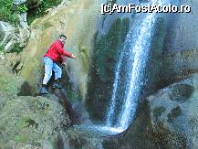 [P17x] Vedeti? aici am cazut eu imediat dupa ce mi-am facut poza (tot la Cascada Cailor) » foto by lizuk
 - 
<span class="allrVoted glyphicon glyphicon-heart hidden" id="av16391"></span>
<a class="m-l-10 hidden" id="sv16391" onclick="voting_Foto_DelVot(,16391,3234)" role="button">șterge vot <span class="glyphicon glyphicon-remove"></span></a>
<a id="v916391" class=" c-red"  onclick="voting_Foto_SetVot(16391)" role="button"><span class="glyphicon glyphicon-heart-empty"></span> <b>LIKE</b> = Votează poza</a> <img class="hidden"  id="f16391W9" src="/imagini/loader.gif" border="0" /><span class="AjErrMes hidden" id="e16391ErM"></span>