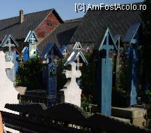 [P15] Printre crucile de lemn sunt şi unele 'moderne'. » foto by corinka
 - 
<span class="allrVoted glyphicon glyphicon-heart hidden" id="av106751"></span>
<a class="m-l-10 hidden" id="sv106751" onclick="voting_Foto_DelVot(,106751,3234)" role="button">șterge vot <span class="glyphicon glyphicon-remove"></span></a>
<a id="v9106751" class=" c-red"  onclick="voting_Foto_SetVot(106751)" role="button"><span class="glyphicon glyphicon-heart-empty"></span> <b>LIKE</b> = Votează poza</a> <img class="hidden"  id="f106751W9" src="/imagini/loader.gif" border="0" /><span class="AjErrMes hidden" id="e106751ErM"></span>