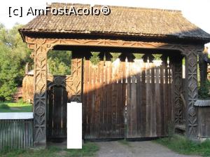 [P09] Poartă de lemn din Ferești, Maramureș.  » foto by tata123 🔱
 - 
<span class="allrVoted glyphicon glyphicon-heart hidden" id="av712193"></span>
<a class="m-l-10 hidden" id="sv712193" onclick="voting_Foto_DelVot(,712193,3234)" role="button">șterge vot <span class="glyphicon glyphicon-remove"></span></a>
<a id="v9712193" class=" c-red"  onclick="voting_Foto_SetVot(712193)" role="button"><span class="glyphicon glyphicon-heart-empty"></span> <b>LIKE</b> = Votează poza</a> <img class="hidden"  id="f712193W9" src="/imagini/loader.gif" border="0" /><span class="AjErrMes hidden" id="e712193ErM"></span>