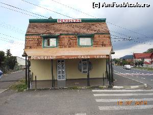 [P26] Casa Leah - La răscruce de drumuri.  » foto by iulianic
 - 
<span class="allrVoted glyphicon glyphicon-heart hidden" id="av534136"></span>
<a class="m-l-10 hidden" id="sv534136" onclick="voting_Foto_DelVot(,534136,3235)" role="button">șterge vot <span class="glyphicon glyphicon-remove"></span></a>
<a id="v9534136" class=" c-red"  onclick="voting_Foto_SetVot(534136)" role="button"><span class="glyphicon glyphicon-heart-empty"></span> <b>LIKE</b> = Votează poza</a> <img class="hidden"  id="f534136W9" src="/imagini/loader.gif" border="0" /><span class="AjErrMes hidden" id="e534136ErM"></span>