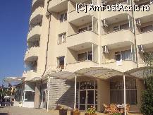 [P04] Intrarea in Hotel + Restaurant » foto by NJC
 - 
<span class="allrVoted glyphicon glyphicon-heart hidden" id="av102216"></span>
<a class="m-l-10 hidden" id="sv102216" onclick="voting_Foto_DelVot(,102216,3250)" role="button">șterge vot <span class="glyphicon glyphicon-remove"></span></a>
<a id="v9102216" class=" c-red"  onclick="voting_Foto_SetVot(102216)" role="button"><span class="glyphicon glyphicon-heart-empty"></span> <b>LIKE</b> = Votează poza</a> <img class="hidden"  id="f102216W9" src="/imagini/loader.gif" border="0" /><span class="AjErrMes hidden" id="e102216ErM"></span>