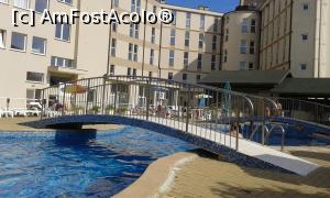 [P06] tot la piscina in spate se vede barul unde se servea bauturi si pizza fructe intre mese » foto by mary-criss
 - 
<span class="allrVoted glyphicon glyphicon-heart hidden" id="av790085"></span>
<a class="m-l-10 hidden" id="sv790085" onclick="voting_Foto_DelVot(,790085,3250)" role="button">șterge vot <span class="glyphicon glyphicon-remove"></span></a>
<a id="v9790085" class=" c-red"  onclick="voting_Foto_SetVot(790085)" role="button"><span class="glyphicon glyphicon-heart-empty"></span> <b>LIKE</b> = Votează poza</a> <img class="hidden"  id="f790085W9" src="/imagini/loader.gif" border="0" /><span class="AjErrMes hidden" id="e790085ErM"></span>