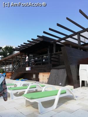 [P03] Barul de la piscina California » foto by cris1982
 - 
<span class="allrVoted glyphicon glyphicon-heart hidden" id="av1170232"></span>
<a class="m-l-10 hidden" id="sv1170232" onclick="voting_Foto_DelVot(,1170232,3264)" role="button">șterge vot <span class="glyphicon glyphicon-remove"></span></a>
<a id="v91170232" class=" c-red"  onclick="voting_Foto_SetVot(1170232)" role="button"><span class="glyphicon glyphicon-heart-empty"></span> <b>LIKE</b> = Votează poza</a> <img class="hidden"  id="f1170232W9" src="/imagini/loader.gif" border="0" /><span class="AjErrMes hidden" id="e1170232ErM"></span>