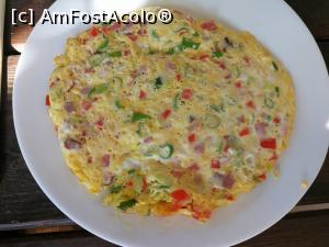 [P19] Una din omlete. Cu de toate.  » foto by ancutza26
 - 
<span class="allrVoted glyphicon glyphicon-heart hidden" id="av894617"></span>
<a class="m-l-10 hidden" id="sv894617" onclick="voting_Foto_DelVot(,894617,3303)" role="button">șterge vot <span class="glyphicon glyphicon-remove"></span></a>
<a id="v9894617" class=" c-red"  onclick="voting_Foto_SetVot(894617)" role="button"><span class="glyphicon glyphicon-heart-empty"></span> <b>LIKE</b> = Votează poza</a> <img class="hidden"  id="f894617W9" src="/imagini/loader.gif" border="0" /><span class="AjErrMes hidden" id="e894617ErM"></span>