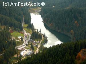 [P20] Lacul Roşu, văzut de pe Suhardul Mic » foto by Claudiu U.
 - 
<span class="allrVoted glyphicon glyphicon-heart hidden" id="av706943"></span>
<a class="m-l-10 hidden" id="sv706943" onclick="voting_Foto_DelVot(,706943,3314)" role="button">șterge vot <span class="glyphicon glyphicon-remove"></span></a>
<a id="v9706943" class=" c-red"  onclick="voting_Foto_SetVot(706943)" role="button"><span class="glyphicon glyphicon-heart-empty"></span> <b>LIKE</b> = Votează poza</a> <img class="hidden"  id="f706943W9" src="/imagini/loader.gif" border="0" /><span class="AjErrMes hidden" id="e706943ErM"></span>