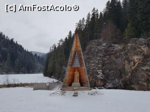 [P15] Statuia din lemn de stejar aflată pe malul lacului. » foto by Floryn81
 - 
<span class="allrVoted glyphicon glyphicon-heart hidden" id="av1214402"></span>
<a class="m-l-10 hidden" id="sv1214402" onclick="voting_Foto_DelVot(,1214402,3314)" role="button">șterge vot <span class="glyphicon glyphicon-remove"></span></a>
<a id="v91214402" class=" c-red"  onclick="voting_Foto_SetVot(1214402)" role="button"><span class="glyphicon glyphicon-heart-empty"></span> <b>LIKE</b> = Votează poza</a> <img class="hidden"  id="f1214402W9" src="/imagini/loader.gif" border="0" /><span class="AjErrMes hidden" id="e1214402ErM"></span>