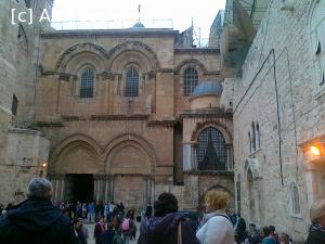 [P24] Ierusalim - Biserica Sfantului Mormant » foto by calator2000
 - 
<span class="allrVoted glyphicon glyphicon-heart hidden" id="av708825"></span>
<a class="m-l-10 hidden" id="sv708825" onclick="voting_Foto_DelVot(,708825,3380)" role="button">șterge vot <span class="glyphicon glyphicon-remove"></span></a>
<a id="v9708825" class=" c-red"  onclick="voting_Foto_SetVot(708825)" role="button"><span class="glyphicon glyphicon-heart-empty"></span> <b>LIKE</b> = Votează poza</a> <img class="hidden"  id="f708825W9" src="/imagini/loader.gif" border="0" /><span class="AjErrMes hidden" id="e708825ErM"></span>