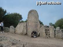 [P29] aici este un mormant megalitic, unul dintre cele mai importante » foto by a.sr*
 - 
<span class="allrVoted glyphicon glyphicon-heart hidden" id="av265393"></span>
<a class="m-l-10 hidden" id="sv265393" onclick="voting_Foto_DelVot(,265393,3391)" role="button">șterge vot <span class="glyphicon glyphicon-remove"></span></a>
<a id="v9265393" class=" c-red"  onclick="voting_Foto_SetVot(265393)" role="button"><span class="glyphicon glyphicon-heart-empty"></span> <b>LIKE</b> = Votează poza</a> <img class="hidden"  id="f265393W9" src="/imagini/loader.gif" border="0" /><span class="AjErrMes hidden" id="e265393ErM"></span>