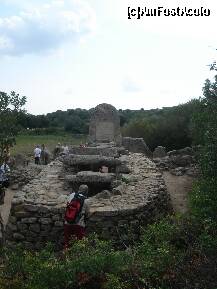 [P30] acelasi mormant vazut din spate » foto by a.sr*
 - 
<span class="allrVoted glyphicon glyphicon-heart hidden" id="av265394"></span>
<a class="m-l-10 hidden" id="sv265394" onclick="voting_Foto_DelVot(,265394,3391)" role="button">șterge vot <span class="glyphicon glyphicon-remove"></span></a>
<a id="v9265394" class=" c-red"  onclick="voting_Foto_SetVot(265394)" role="button"><span class="glyphicon glyphicon-heart-empty"></span> <b>LIKE</b> = Votează poza</a> <img class="hidden"  id="f265394W9" src="/imagini/loader.gif" border="0" /><span class="AjErrMes hidden" id="e265394ErM"></span>