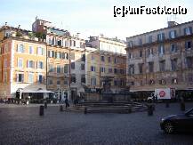 P29 [OCT-2011] Piazza din fata bisericii S.Maria in Trastevere