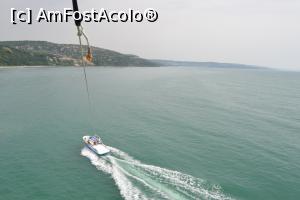 [P09] Parasailing în Albena (la urcare)  » foto by AZE
 - 
<span class="allrVoted glyphicon glyphicon-heart hidden" id="av989235"></span>
<a class="m-l-10 hidden" id="sv989235" onclick="voting_Foto_DelVot(,989235,3407)" role="button">șterge vot <span class="glyphicon glyphicon-remove"></span></a>
<a id="v9989235" class=" c-red"  onclick="voting_Foto_SetVot(989235)" role="button"><span class="glyphicon glyphicon-heart-empty"></span> <b>LIKE</b> = Votează poza</a> <img class="hidden"  id="f989235W9" src="/imagini/loader.gif" border="0" /><span class="AjErrMes hidden" id="e989235ErM"></span>