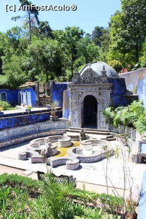 [P17] Lisabona, Palacio dos Marqueses de Fronteira, Fântâna din partea de jos a terasei și o altă capelă exterioară » foto by mprofeanu
 - 
<span class="allrVoted glyphicon glyphicon-heart hidden" id="av1003261"></span>
<a class="m-l-10 hidden" id="sv1003261" onclick="voting_Foto_DelVot(,1003261,3414)" role="button">șterge vot <span class="glyphicon glyphicon-remove"></span></a>
<a id="v91003261" class=" c-red"  onclick="voting_Foto_SetVot(1003261)" role="button"><span class="glyphicon glyphicon-heart-empty"></span> <b>LIKE</b> = Votează poza</a> <img class="hidden"  id="f1003261W9" src="/imagini/loader.gif" border="0" /><span class="AjErrMes hidden" id="e1003261ErM"></span>
