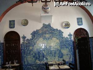[P08] detaliu cu usi de lemn si panou cu azulejos in sala cu bolta » foto by mireille
 - 
<span class="allrVoted glyphicon glyphicon-heart hidden" id="av467757"></span>
<a class="m-l-10 hidden" id="sv467757" onclick="voting_Foto_DelVot(,467757,3414)" role="button">șterge vot <span class="glyphicon glyphicon-remove"></span></a>
<a id="v9467757" class=" c-red"  onclick="voting_Foto_SetVot(467757)" role="button"><span class="glyphicon glyphicon-heart-empty"></span> <b>LIKE</b> = Votează poza</a> <img class="hidden"  id="f467757W9" src="/imagini/loader.gif" border="0" /><span class="AjErrMes hidden" id="e467757ErM"></span>