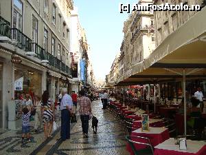 [P13] Rua Augusta isi asteapta clientii la masa, la orele pranzului » foto by mireille
 - 
<span class="allrVoted glyphicon glyphicon-heart hidden" id="av496723"></span>
<a class="m-l-10 hidden" id="sv496723" onclick="voting_Foto_DelVot(,496723,3414)" role="button">șterge vot <span class="glyphicon glyphicon-remove"></span></a>
<a id="v9496723" class=" c-red"  onclick="voting_Foto_SetVot(496723)" role="button"><span class="glyphicon glyphicon-heart-empty"></span> <b>LIKE</b> = Votează poza</a> <img class="hidden"  id="f496723W9" src="/imagini/loader.gif" border="0" /><span class="AjErrMes hidden" id="e496723ErM"></span>