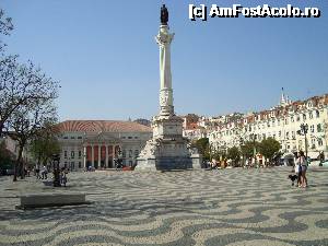 [P09] Statuia din piata Rossio si in fundal teatrul Nationa De Dona Maria » foto by mireille
 - 
<span class="allrVoted glyphicon glyphicon-heart hidden" id="av496719"></span>
<a class="m-l-10 hidden" id="sv496719" onclick="voting_Foto_DelVot(,496719,3414)" role="button">șterge vot <span class="glyphicon glyphicon-remove"></span></a>
<a id="v9496719" class=" c-red"  onclick="voting_Foto_SetVot(496719)" role="button"><span class="glyphicon glyphicon-heart-empty"></span> <b>LIKE</b> = Votează poza</a> <img class="hidden"  id="f496719W9" src="/imagini/loader.gif" border="0" /><span class="AjErrMes hidden" id="e496719ErM"></span>