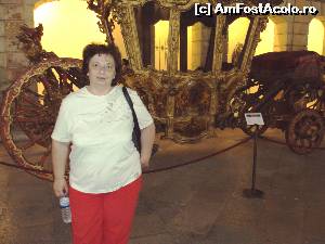 [P10] O frumoasă caleaşcă spaniolă expusă în Museu Nacional dos Coches, în cartierul Belem.  » foto by Carmen Ion
 - 
<span class="allrVoted glyphicon glyphicon-heart hidden" id="av613038"></span>
<a class="m-l-10 hidden" id="sv613038" onclick="voting_Foto_DelVot(,613038,3414)" role="button">șterge vot <span class="glyphicon glyphicon-remove"></span></a>
<a id="v9613038" class=" c-red"  onclick="voting_Foto_SetVot(613038)" role="button"><span class="glyphicon glyphicon-heart-empty"></span> <b>LIKE</b> = Votează poza</a> <img class="hidden"  id="f613038W9" src="/imagini/loader.gif" border="0" /><span class="AjErrMes hidden" id="e613038ErM"></span>