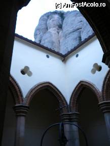 [P22] curte interioara Santa Cova » foto by letalica*
 - 
<span class="allrVoted glyphicon glyphicon-heart hidden" id="av47498"></span>
<a class="m-l-10 hidden" id="sv47498" onclick="voting_Foto_DelVot(,47498,3448)" role="button">șterge vot <span class="glyphicon glyphicon-remove"></span></a>
<a id="v947498" class=" c-red"  onclick="voting_Foto_SetVot(47498)" role="button"><span class="glyphicon glyphicon-heart-empty"></span> <b>LIKE</b> = Votează poza</a> <img class="hidden"  id="f47498W9" src="/imagini/loader.gif" border="0" /><span class="AjErrMes hidden" id="e47498ErM"></span>