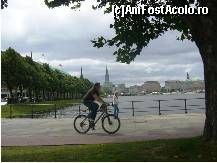 [P17] Verdeaţă, apă, biciclişti, curat…o bună caracterizare a oraşului Hamburg » foto by ccalin10
 - 
<span class="allrVoted glyphicon glyphicon-heart hidden" id="av446466"></span>
<a class="m-l-10 hidden" id="sv446466" onclick="voting_Foto_DelVot(,446466,3449)" role="button">șterge vot <span class="glyphicon glyphicon-remove"></span></a>
<a id="v9446466" class=" c-red"  onclick="voting_Foto_SetVot(446466)" role="button"><span class="glyphicon glyphicon-heart-empty"></span> <b>LIKE</b> = Votează poza</a> <img class="hidden"  id="f446466W9" src="/imagini/loader.gif" border="0" /><span class="AjErrMes hidden" id="e446466ErM"></span>