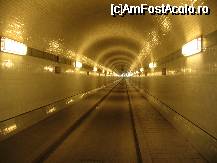 [P10] Landungsbrucke - unul dintre tuneluri » foto by vini
 - 
<span class="allrVoted glyphicon glyphicon-heart hidden" id="av19884"></span>
<a class="m-l-10 hidden" id="sv19884" onclick="voting_Foto_DelVot(,19884,3449)" role="button">șterge vot <span class="glyphicon glyphicon-remove"></span></a>
<a id="v919884" class=" c-red"  onclick="voting_Foto_SetVot(19884)" role="button"><span class="glyphicon glyphicon-heart-empty"></span> <b>LIKE</b> = Votează poza</a> <img class="hidden"  id="f19884W9" src="/imagini/loader.gif" border="0" /><span class="AjErrMes hidden" id="e19884ErM"></span>