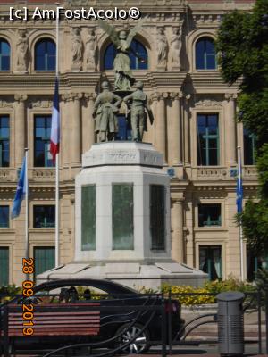 [P04] Grup statuar în fața Primăriei din Cannes » foto by Mitica49
 - 
<span class="allrVoted glyphicon glyphicon-heart hidden" id="av1150088"></span>
<a class="m-l-10 hidden" id="sv1150088" onclick="voting_Foto_DelVot(,1150088,3467)" role="button">șterge vot <span class="glyphicon glyphicon-remove"></span></a>
<a id="v91150088" class=" c-red"  onclick="voting_Foto_SetVot(1150088)" role="button"><span class="glyphicon glyphicon-heart-empty"></span> <b>LIKE</b> = Votează poza</a> <img class="hidden"  id="f1150088W9" src="/imagini/loader.gif" border="0" /><span class="AjErrMes hidden" id="e1150088ErM"></span>