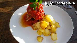 [P07] file de porc cu vinete si rosii, garnitura de cartofi copti » foto by roxana.tomina
 - 
<span class="allrVoted glyphicon glyphicon-heart hidden" id="av353604"></span>
<a class="m-l-10 hidden" id="sv353604" onclick="voting_Foto_DelVot(,353604,3486)" role="button">șterge vot <span class="glyphicon glyphicon-remove"></span></a>
<a id="v9353604" class=" c-red"  onclick="voting_Foto_SetVot(353604)" role="button"><span class="glyphicon glyphicon-heart-empty"></span> <b>LIKE</b> = Votează poza</a> <img class="hidden"  id="f353604W9" src="/imagini/loader.gif" border="0" /><span class="AjErrMes hidden" id="e353604ErM"></span>