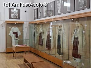 [P17] Muzeul de Artă Populară Constanța, Etaj, a treia sală » foto by mprofeanu
 - 
<span class="allrVoted glyphicon glyphicon-heart hidden" id="av1522670"></span>
<a class="m-l-10 hidden" id="sv1522670" onclick="voting_Foto_DelVot(,1522670,3496)" role="button">șterge vot <span class="glyphicon glyphicon-remove"></span></a>
<a id="v91522670" class=" c-red"  onclick="voting_Foto_SetVot(1522670)" role="button"><span class="glyphicon glyphicon-heart-empty"></span> <b>LIKE</b> = Votează poza</a> <img class="hidden"  id="f1522670W9" src="/imagini/loader.gif" border="0" /><span class="AjErrMes hidden" id="e1522670ErM"></span>