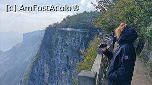 [P02] Muntii Tianmen , podul de sticla » foto by elenaadina
 - 
<span class="allrVoted glyphicon glyphicon-heart hidden" id="av1505602"></span>
<a class="m-l-10 hidden" id="sv1505602" onclick="voting_Foto_DelVot(,1505602,3501)" role="button">șterge vot <span class="glyphicon glyphicon-remove"></span></a>
<a id="v91505602" class=" c-red"  onclick="voting_Foto_SetVot(1505602)" role="button"><span class="glyphicon glyphicon-heart-empty"></span> <b>LIKE</b> = Votează poza</a> <img class="hidden"  id="f1505602W9" src="/imagini/loader.gif" border="0" /><span class="AjErrMes hidden" id="e1505602ErM"></span>