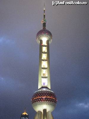 [P14] Shanghai - Oriental Pearl Tower » foto by mishu
 - 
<span class="allrVoted glyphicon glyphicon-heart hidden" id="av702485"></span>
<a class="m-l-10 hidden" id="sv702485" onclick="voting_Foto_DelVot(,702485,3501)" role="button">șterge vot <span class="glyphicon glyphicon-remove"></span></a>
<a id="v9702485" class=" c-red"  onclick="voting_Foto_SetVot(702485)" role="button"><span class="glyphicon glyphicon-heart-empty"></span> <b>LIKE</b> = Votează poza</a> <img class="hidden"  id="f702485W9" src="/imagini/loader.gif" border="0" /><span class="AjErrMes hidden" id="e702485ErM"></span>