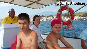 [P16] mini-croaziera de 2 ore spre Isola Bella si Grotta Azzurro cu capitanul Pippo
in plan indepartat vulcanul Etna » foto by raducondurache
 - 
<span class="allrVoted glyphicon glyphicon-heart hidden" id="av654813"></span>
<a class="m-l-10 hidden" id="sv654813" onclick="voting_Foto_DelVot(,654813,3509)" role="button">șterge vot <span class="glyphicon glyphicon-remove"></span></a>
<a id="v9654813" class=" c-red"  onclick="voting_Foto_SetVot(654813)" role="button"><span class="glyphicon glyphicon-heart-empty"></span> <b>LIKE</b> = Votează poza</a> <img class="hidden"  id="f654813W9" src="/imagini/loader.gif" border="0" /><span class="AjErrMes hidden" id="e654813ErM"></span>